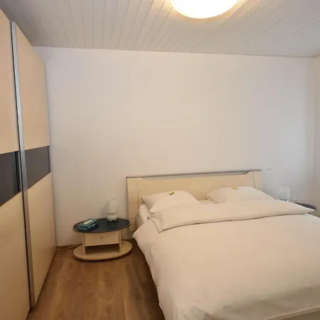 Centrally Located 2br - Color 23 Zürih