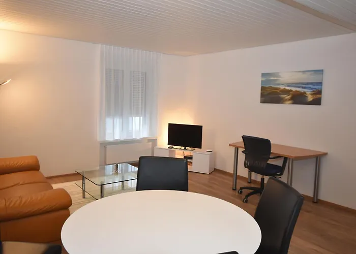 Centrally Located 2br - Color 23 Apartment *