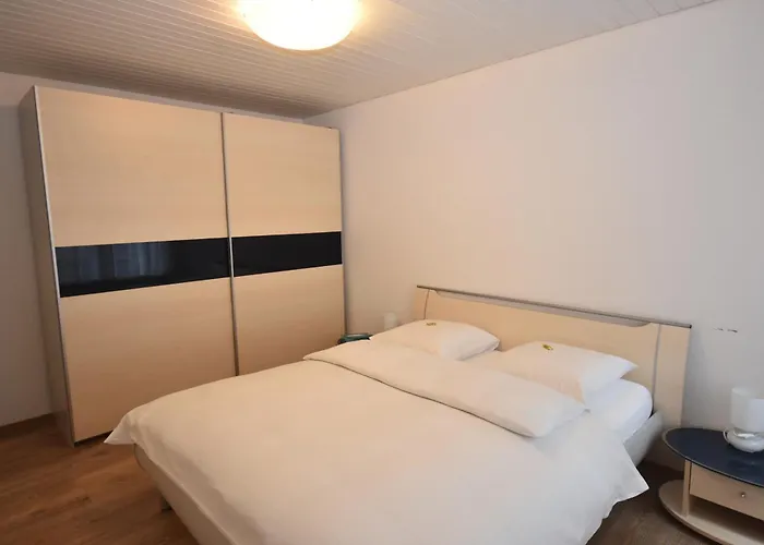 Centrally Located 2br - Color 23